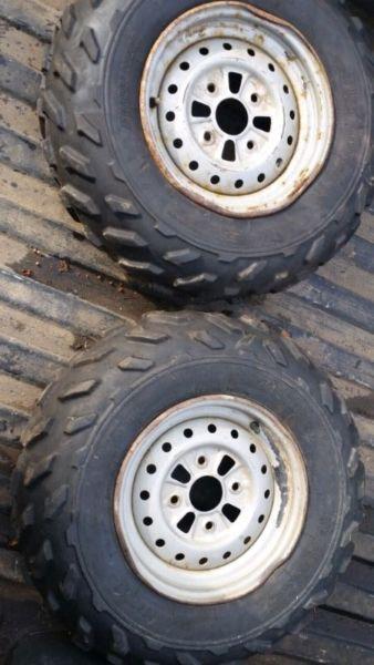 2 Dunlop tires on honda rims 24 × 5