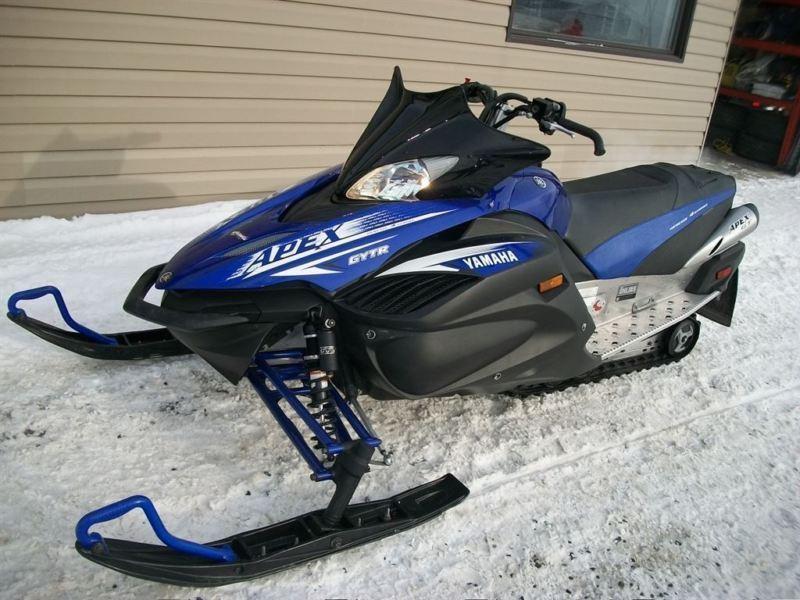 2009 Yamaha YAMAHA APEX 1000cc 2009, 5600 km * * *SUPER VENTE