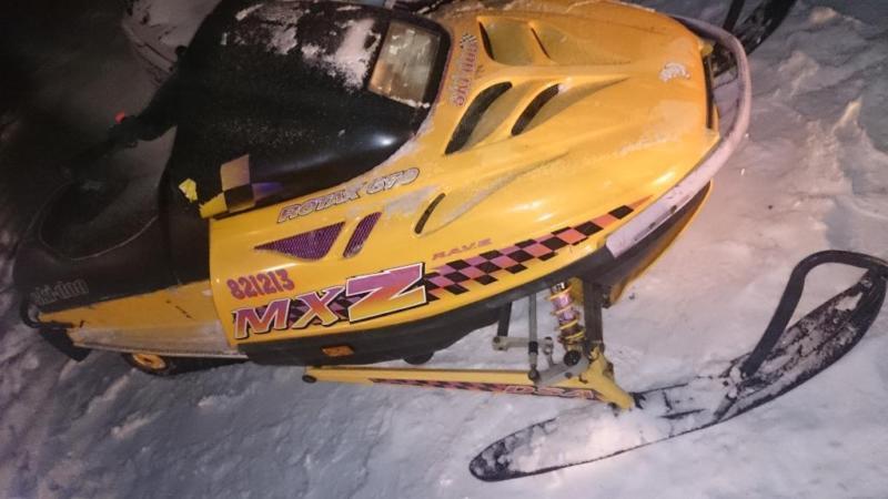 1997 skidoo mxz with a 500 motor in it complet part out