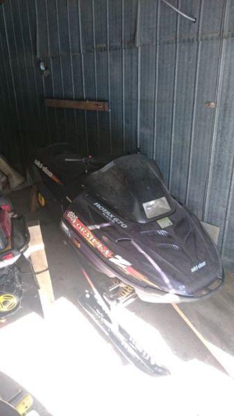 1998 skidoo formula Z electric start and reverse
