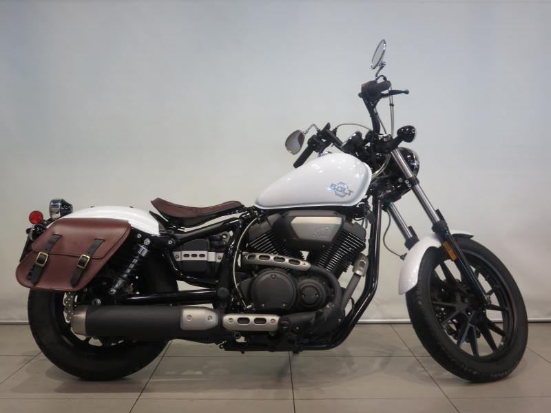 2014 Yamaha bolt comme neuf 38,51$/SEMAINE