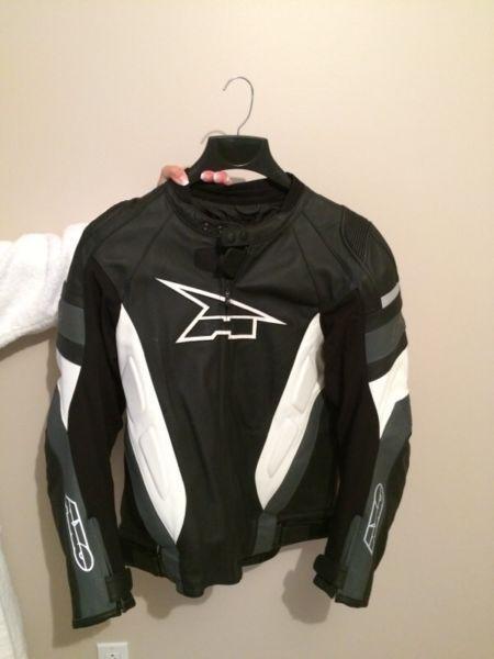 Manteau de moto en cuir Axo, XL ( neuf, jamais porté )