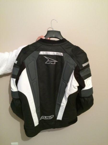 Manteau de moto en cuir Axo, XL ( neuf, jamais porté )