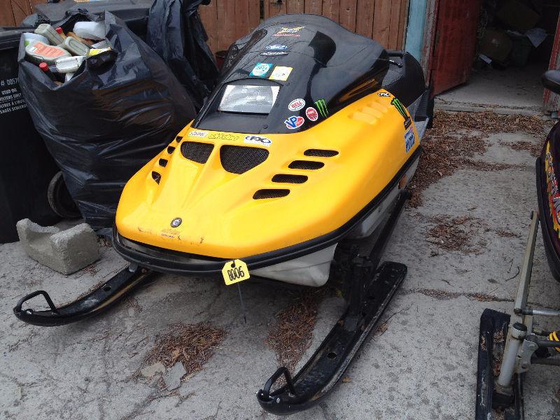 1993 Skidoo MXZ 470 / Starts & Runs Good!