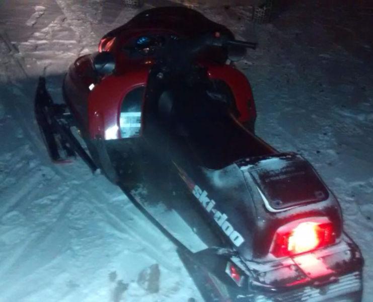 ***Ski-Doo Formula Snowmobile: heated grips, mirrors only $1000