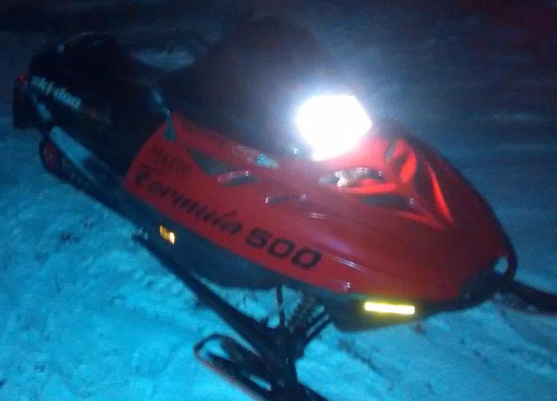 ***Ski-Doo Formula Snowmobile: heated grips, mirrors only $1000