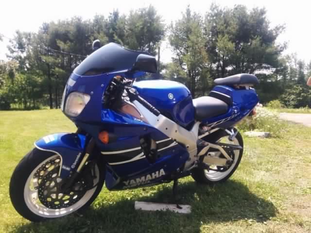 Yamaha yzf 750