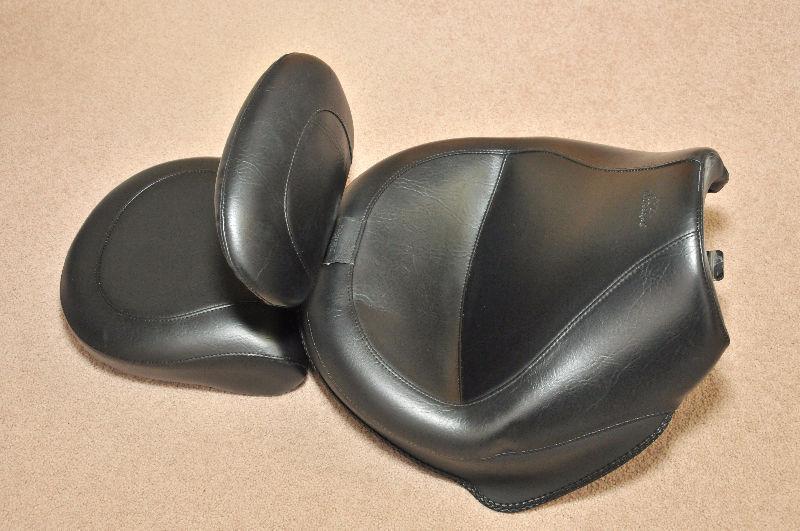 FOR SALE: Mustang Seat w/Back Rest for Suzuki C50 Boulevard