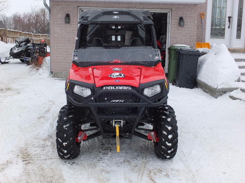 Side by side RZR 570 tout équipé comme neuf (seulement 750 km)