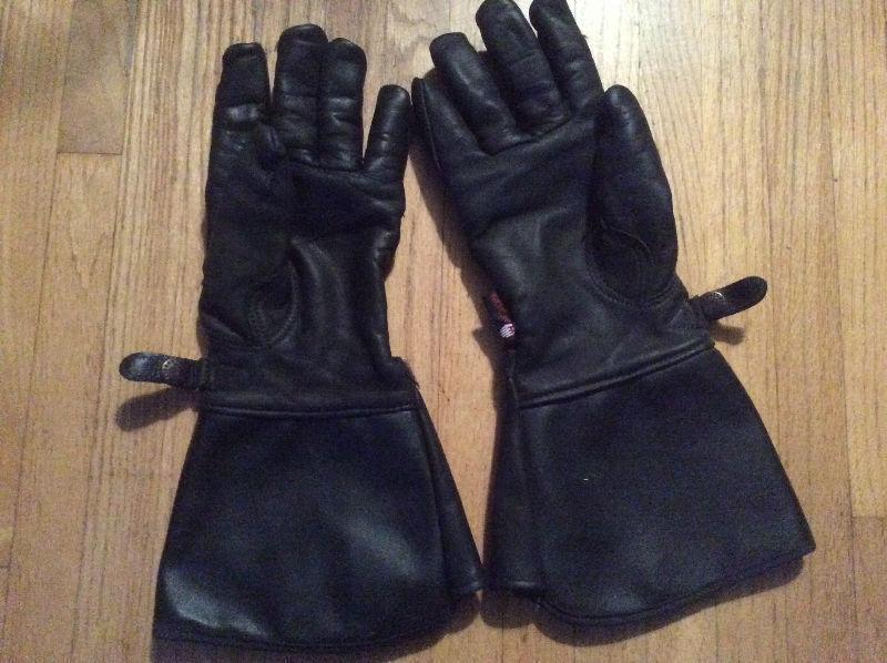 Motorcycle gauntlet gloves
