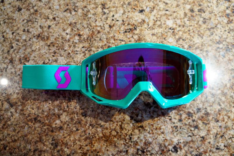 Brand new Scott Tyrant Goggles with Purple polarized lens(Green)