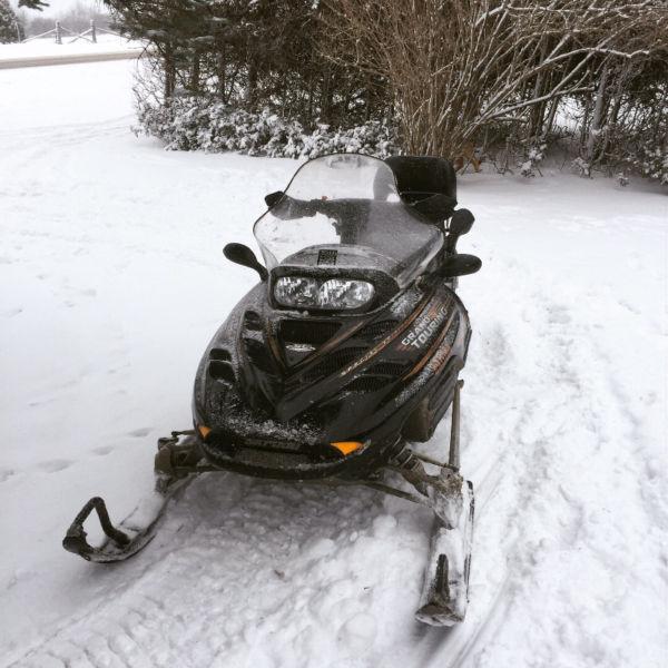 2002 SkiDoo GTSE 800 and tilt trailer*near mint