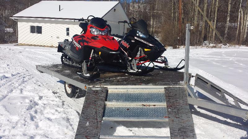 Complete package - Sleds and trailer