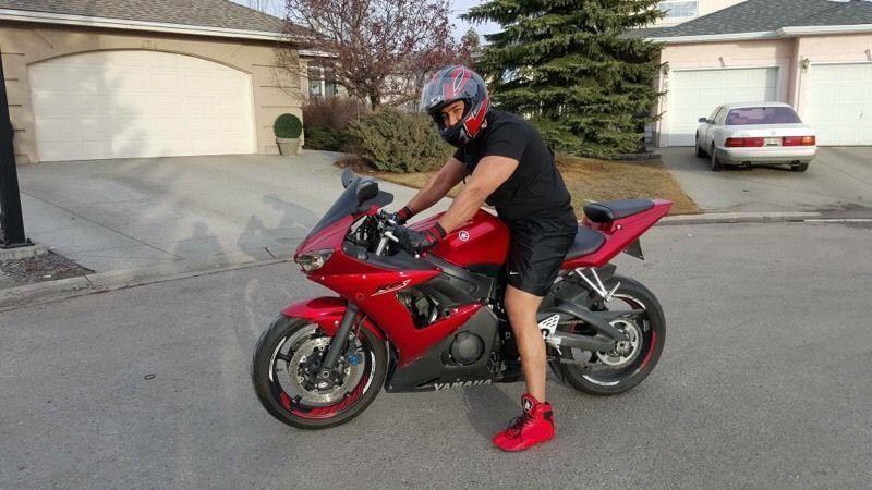 ***2007 Yamaha R6 S*** great shape!! Low KMs!!! OBO