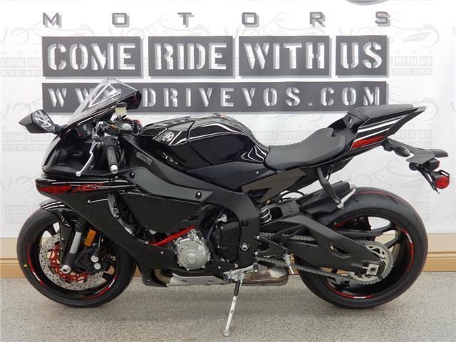2015 Yamaha YZF-R1 - V1629 - **no payments until 2017**