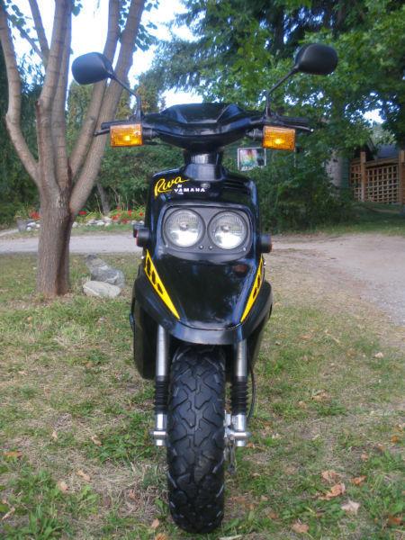 1990 Yamaha scooter