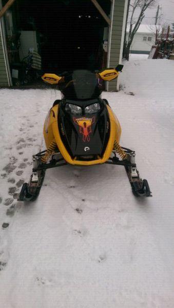 800 HO Rev Snowmobile for Sell or Trade