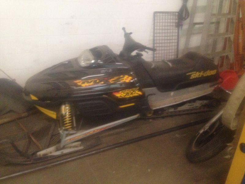 2000 skidoo mxz 700