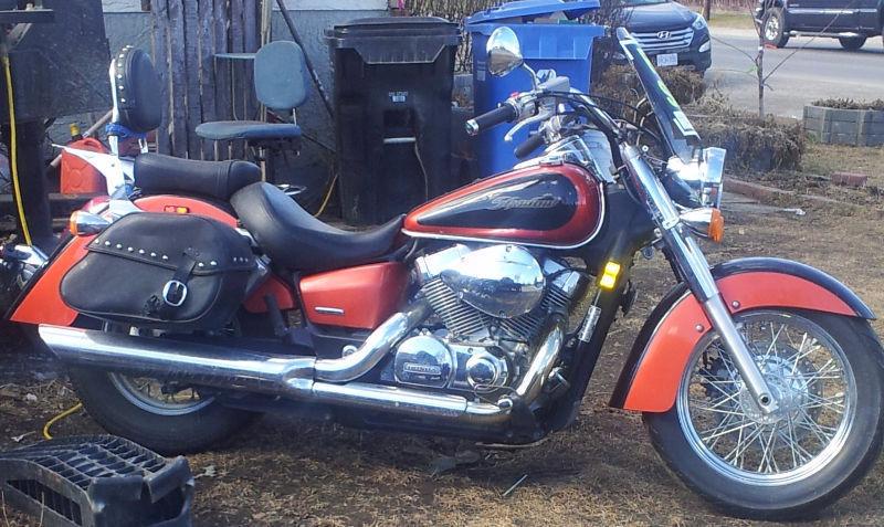 FOR SALE IS AN 06 HONDA SHADOW 750