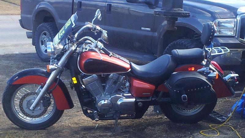 FOR SALE IS AN 06 HONDA SHADOW 750