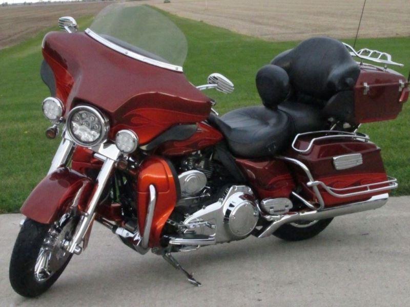 2010 Harley-Davidson FLHTCUSE Screamin Eagle Vance and Hines Po