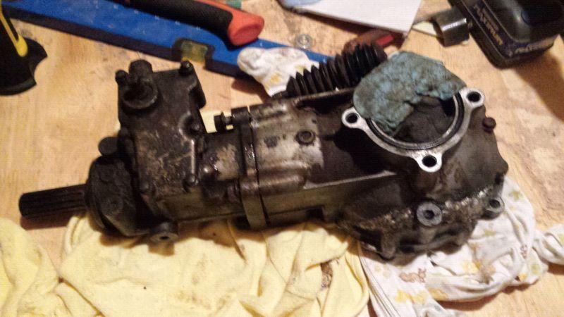 Suzuki vinson 500 front diff and rear end