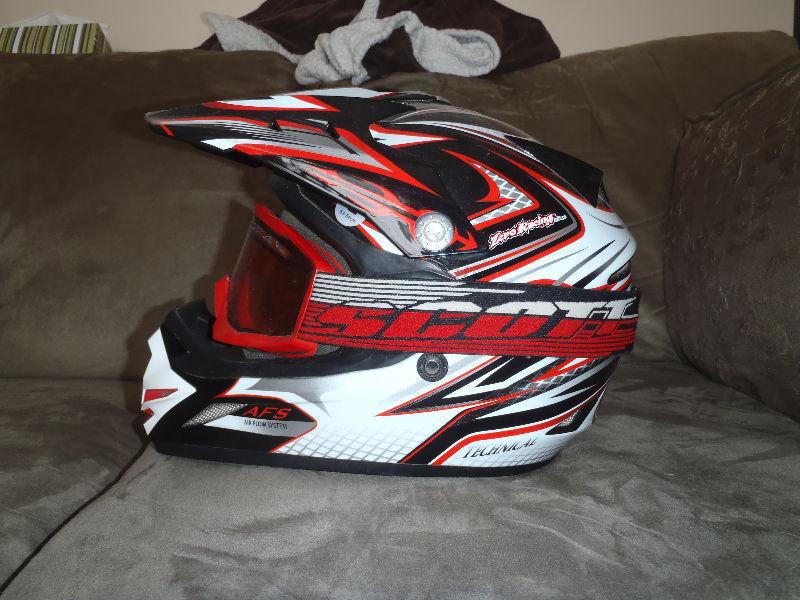 Zoan snowmobile/motocross helmet