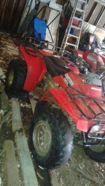 2 honda 300 with paper for sale 1800$ neg or trade for 4x4 atv