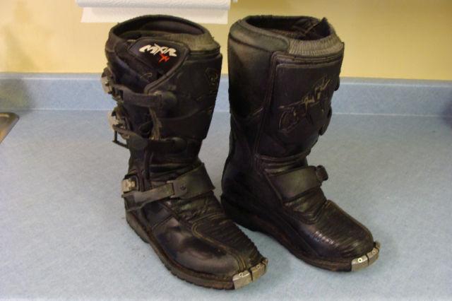 MXR Youth Dirtbike boots size 5