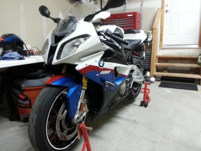 Wanted: LOOKING FOR A FULL EXHAUST SYSTEM FOR MY 2010 BMW S1000RR!!!