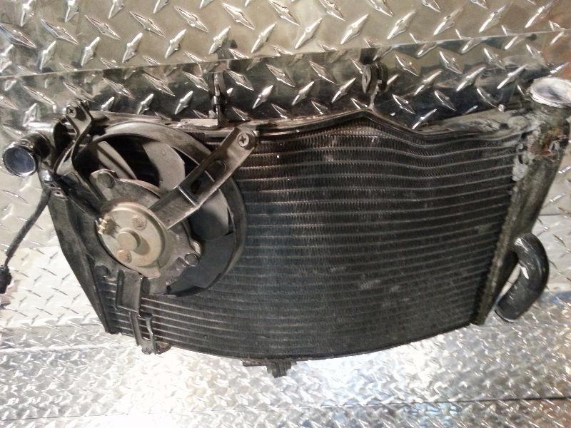 HONDA 600RR RADIATOR 05 06 600 RR RAD DAMAGED FAN INCLUDED