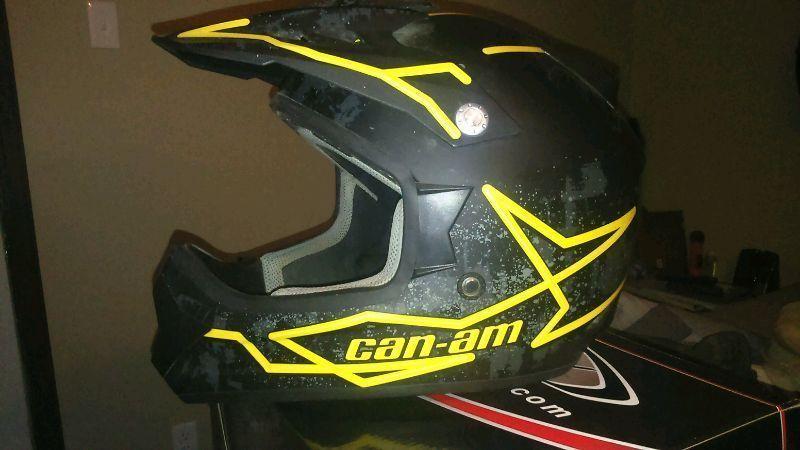 Casque can-am