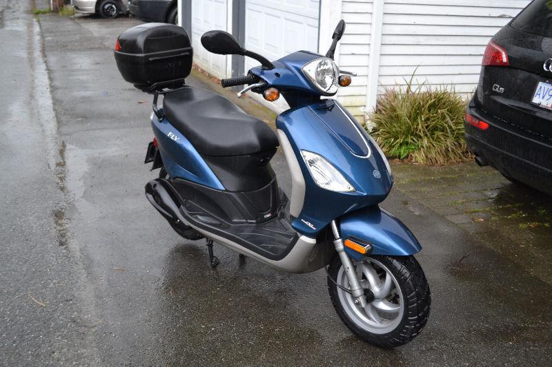 Piaggio Fly 50 Scooter