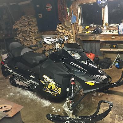 2010.5 Skidoo MXZ 800R E-TEC with only 5600 miles