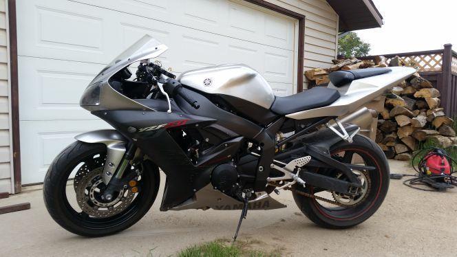 2002 yzf-r1. 28000 km excellent condition. 4000$ or trade