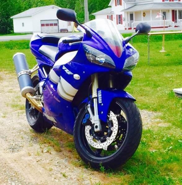 2000 Yamaha YZF-R1 - Helmet & Jacket included - PRICE IS FIRM
