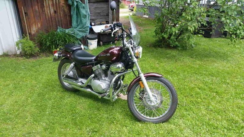 MINT CONDITION / LOW KMS MOTOR BIKE