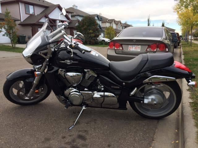 2011 SUZUKI BOULEVARD M109R; 2,800 KMs;1 OWNER; NEVER DROPPED