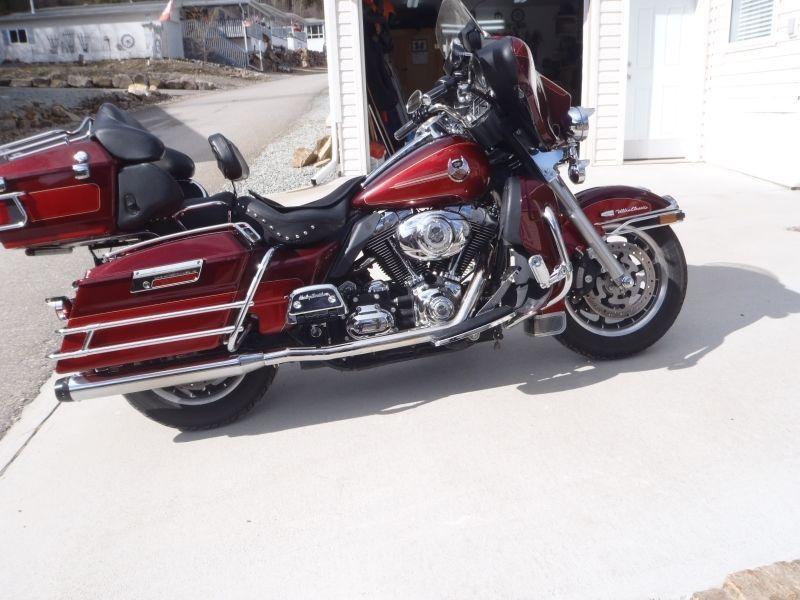 HARLEY DAVIDSON - TWO TONE RED - MINT CONDITION !
