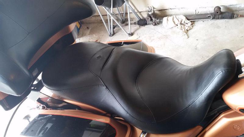 Harley Touring Reach seat