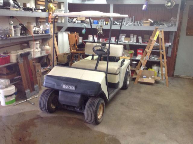 E-Z-GO GOLF CART FOR SALE