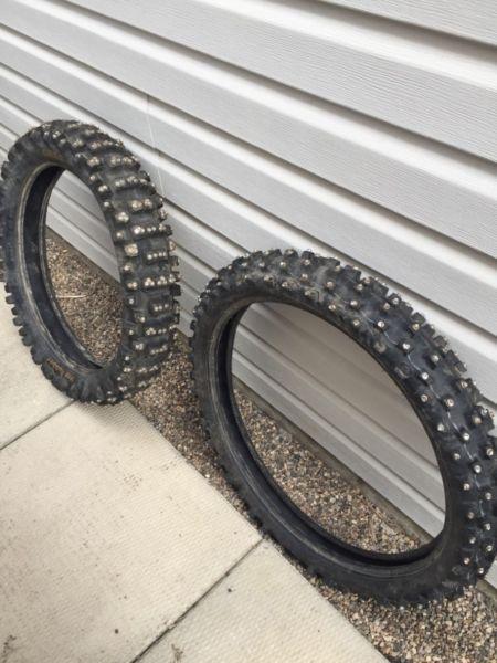 Ice racing tires
