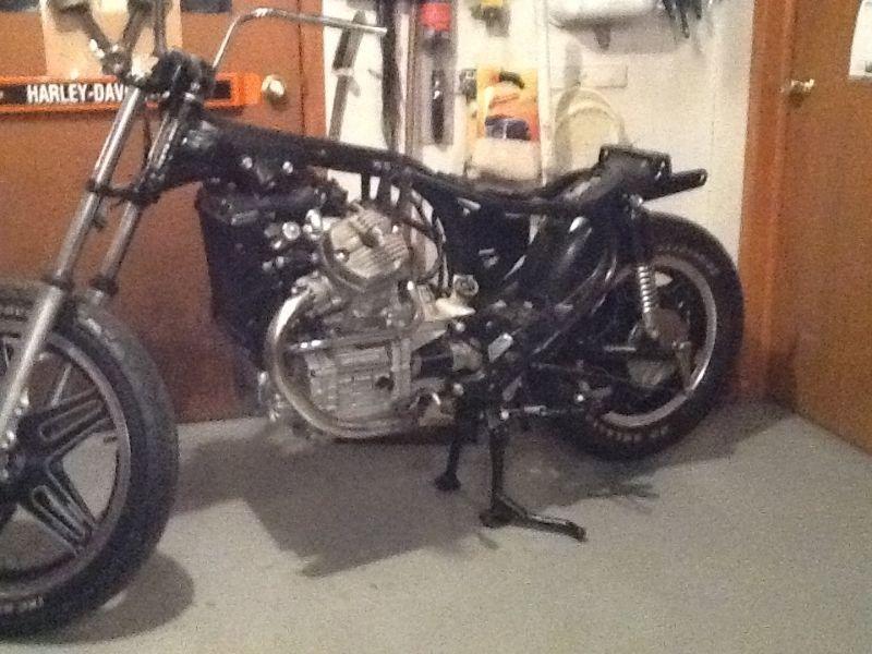 HONDA CX 500 CUSTOM 1979 POUR PROJET OU A COMPLETER