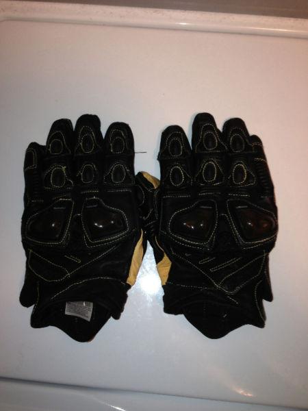 Icon Street Fighter gloves