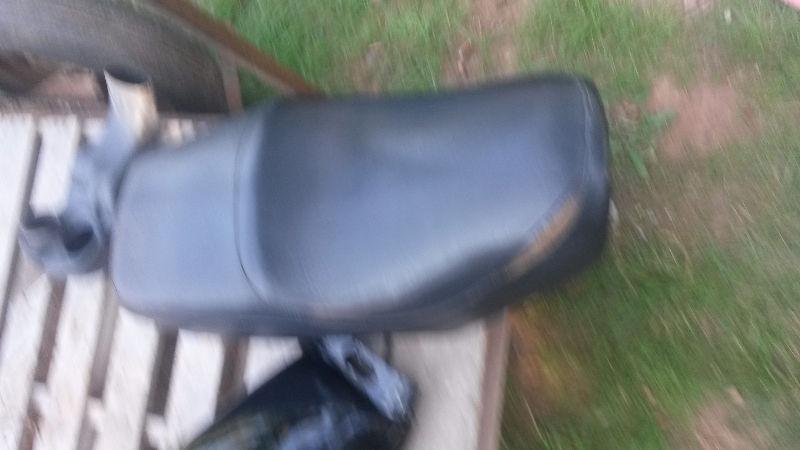 yamaha maxim 650 seat and side cover