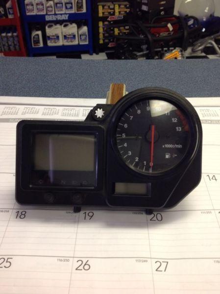 Speedometer for 00-01 Honda 929