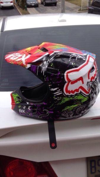 Fox v1 motocross helmet