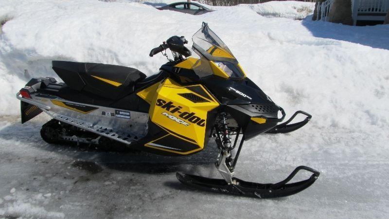 SKIDOO MXZ 600 ACE