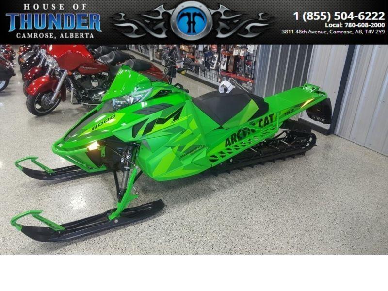 2016 Arctic Cat M8000 153 Ltd Non ES