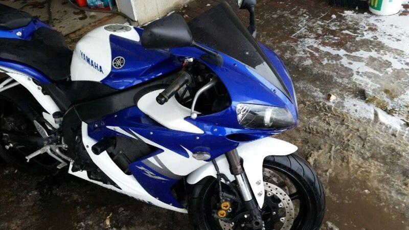 2005 YAMAHA R1 4000$ OR TRADE FOR ATV